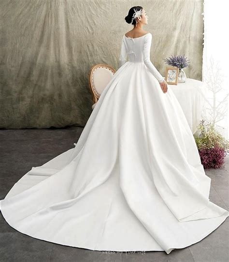 There are wedding dresses, and then there are the best wedding dresses. White Satin Ball Gown Full Sleeve Wedding Dress with Wide ...