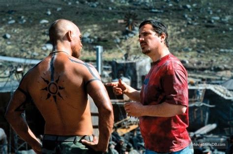 Official twitter page of matthew mcconaughey and the just keep livin' organization. Reign of Fire behind the scenes photo of Matthew McConaughey | Matthew mcconaughey, Movie pic ...