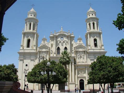 La Hermosa Catedral De La Asunción En Sonora