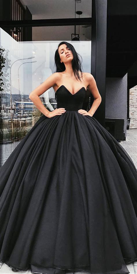 Romantic And Stylish Black Wedding Dresses7 Chicwedd