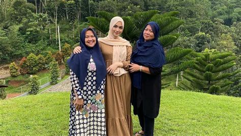 Dont forget to read the other manga updates. 5 Artis Cantik Beri Ucapan Menyentuh di Hari Ibu, Citra ...