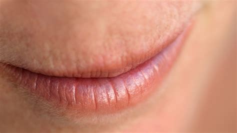 How To Get Rid Of Chapped Lips And Whats Making Them Worse Glamour