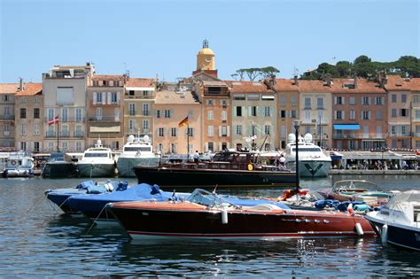 Five star hotels that are so unique, luxurious and beautiful that you do not want to leave your room. Luxury Villas Saint-Tropez