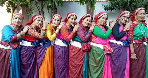 Folk Dance Of Uttar Pradesh Traditional Dress Of Up Lifestyle Fun