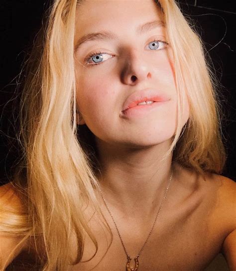 Anais Gallagher Instagram Noel Daughter Dares To Bare With Model Hopes