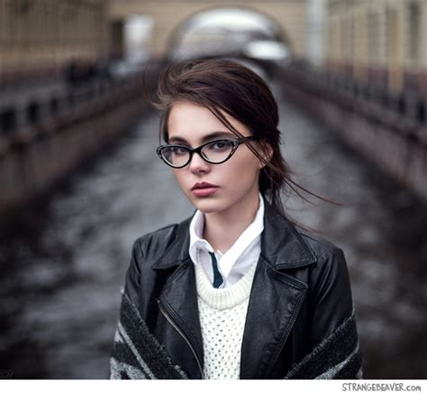 Collection 94 Wallpaper Beautiful Girl With Glasses Superb