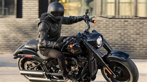 Archiving 110 years of freedom. Motos: Harley-Davidson homenajea a un icono, la Fat Boy de ...