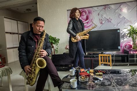 Chinas ‘saxophone Capital A Factory Town Transfixed By Kenny G The