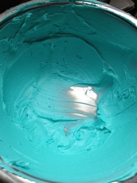 Making Tiffany Blue Buttercream Frosting 2542399 Weddbook