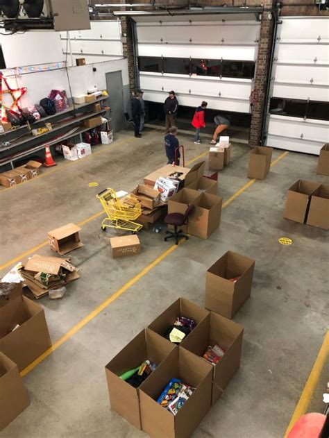 Downriver Goodfellows Ensure No Child Left Without A Christmas The Voice