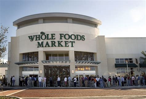 It is open at 8 am daily & closed at the 10 pm. Amazon launches 2-hour Whole Foods delivery; nationwide ...