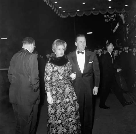 Kirk Douglas And His Wife Anne Attend The Premiere Of Spartacus 1960 Old Photo 626 Picclick
