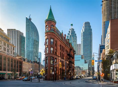 Where To Stay In Toronto Neighborhoods And Area Guide The Crazy Tourist