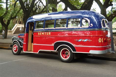El museo del colectivo antiguo. Muestra Semtur de colectivos antiguos