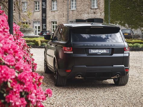 Dat lil' kleine van mooie en dure dingen houdt is al lang geen geheim meer. Koop de oude Range Rover Sport van Lil' Kleine - JFK