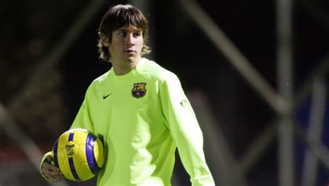Lionel andrés messi cuccittini (rosario, santa fe; A Star Is Born: On This Day 17-Year-Old Lionel Messi Made ...