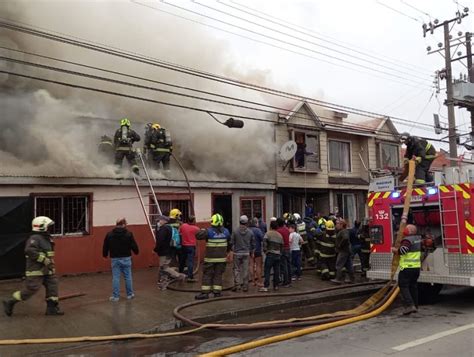 incendio en lota dejó cuatro viviendas con daños y cuatro lesionados