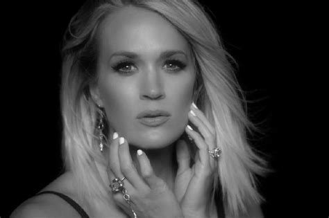 Watch Carrie Underwood S Striking Dirty Laundry Video Idolator