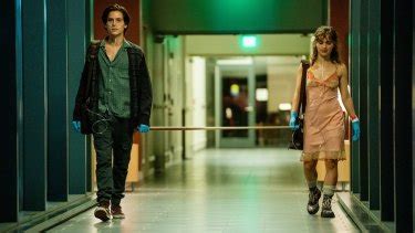 The devastating ending of five feet apart, explained. Five Feet Apart review: Teen cystic fibrosis drama nothing ...