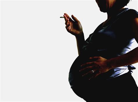 Smoking during pregnancy raises risk of having children who carry out 