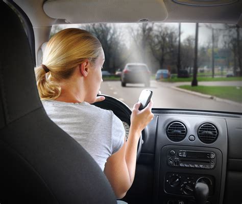 Florida Distracted Driving Accidents Lawyer | Don't Text & Drive