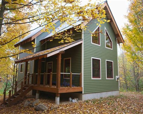 Small farmhouse plans, floor plans & designs. Small green-house-in-the-woods- to heck with the house ...
