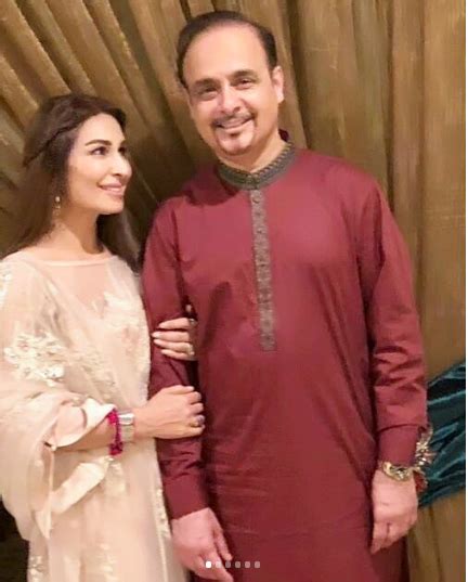 Latest Pictures Of Reema Khan With Her Husband And Son Azlan In Usa