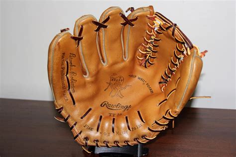 Brooks Robinson Rawlings Tt10 Front Rawlings Baseball Glove