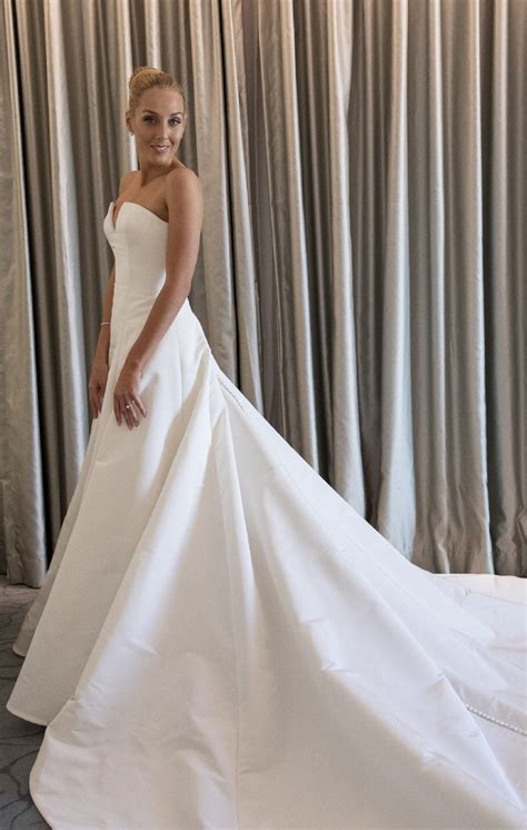 The convent has for years operated a. Vera Wang Natalia 120428-NL Second Hand Wedding Dress ...