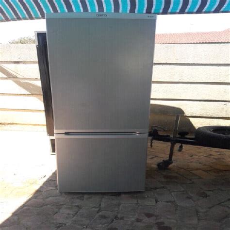Keeping your fridge and freezer at the right temperature ensures your food is safe to eat. Fridge / freezer combo in Welkom | Clasf home-and-garden