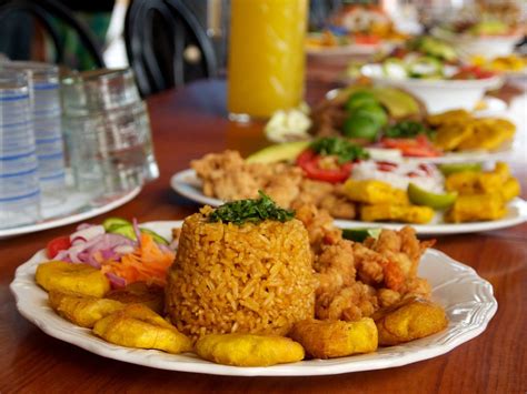 Ecuadorian cuisine is known for its innumerable potato varieties, the spicy heat of the ají pepper and the soft crackle of roasting guinea pig. Pin on Ecuadorian Recipes
