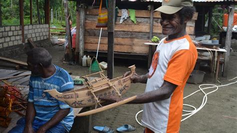 Perahu ini digunakan untuk perdagangan dan peperangan. Kisah Perahu Sarmi Khas Suku Sobey, Pelaut Ulung dari Papua