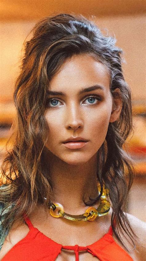 750x1334 Rachel Cook 2019 Beautiful Model Wallpaper Mujeres Bellas