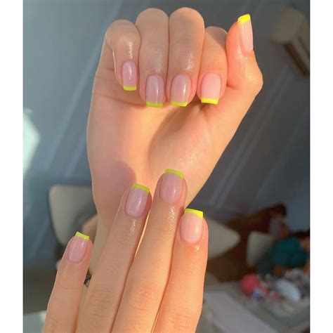 Puedes hacer el degrade de un solo color o de los que elijas para combinar. Uñas Acrilicas De Colores Neon 2021 - Diseños De Uñas ...
