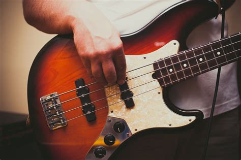 Simple Right Hand Bass Techniques For Beginners