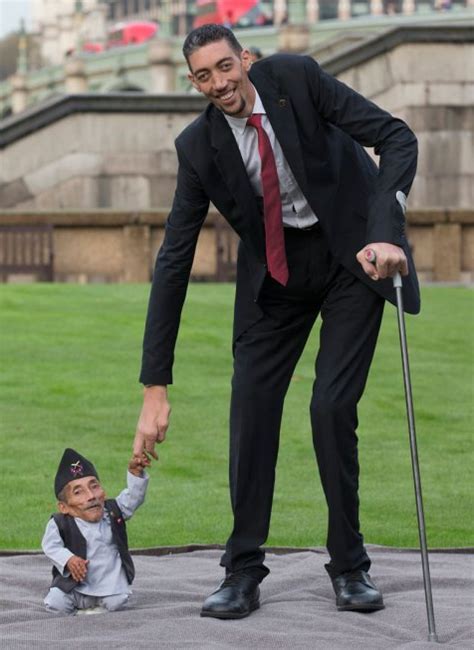 El Hombre Más Alto Del Mundo Y El Más Bajo Toman Té En Londres ~ Las