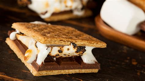 9 Essential Tips For Making The Best Smores Ever Sheknows Smores Hd