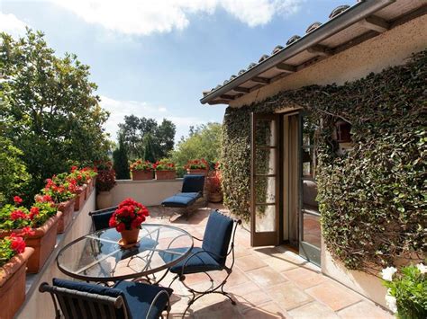 Tour A Historic Spanish Colonial Home In Los Angeles Spanish Style