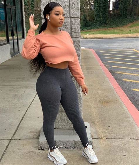 What To Wear With Gray Leggings Buy And Slay