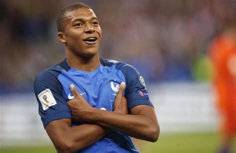 Kylian mbappé (born 20 december 1998) is a french footballer who plays as a striker for spanish club real madrid. PSG hoping Kylian Mbappe is last link to Champions League ...