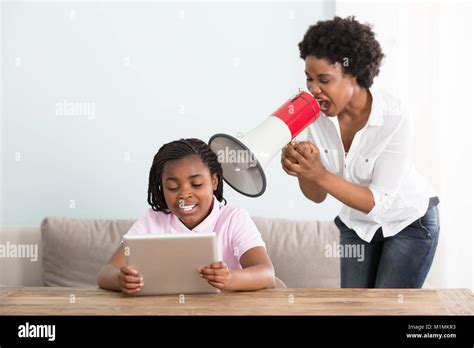 Parents Scolding Daughter Shout Hi Res Stock Photography And Images Alamy