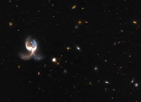 Hubble Captures Unusual Merger Of Galaxies