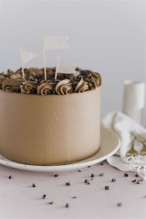 Classic Yellow Cake With Chocolate Buttercream Cake By Courtney