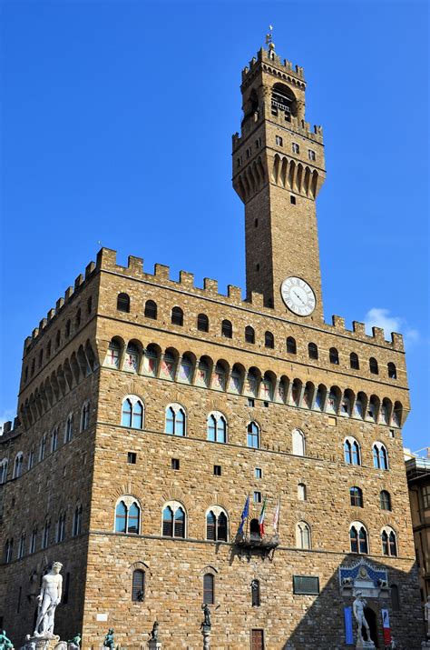 Palazzo Vecchio In Florence Italy Encircle Photos