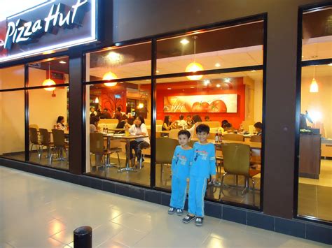 Pizza hut reserves the right to change and / or remove items from menu without prior notice. Diaries of Lady Butterfly: Pizza Hut in Keningau