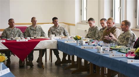 Top Usareur Imcom Europe Leaders Visit Usag Ansbach Article The