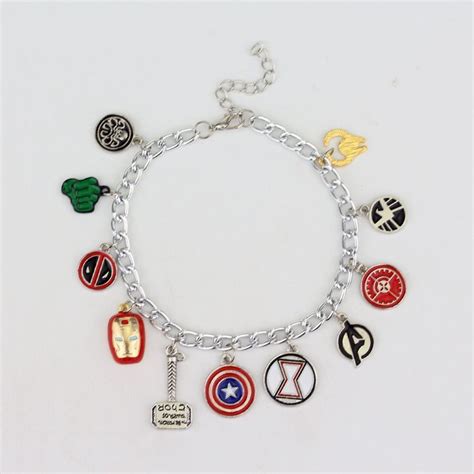 Marvel The Avengers 11 Charm Superhero Lobster Clasp Jewelry Bracelet