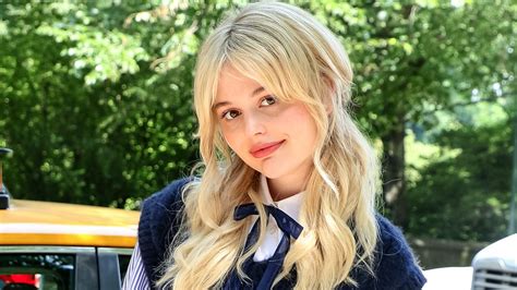“gossip Girl” Star Emily Alyn Lind Swears By This Trader Joes