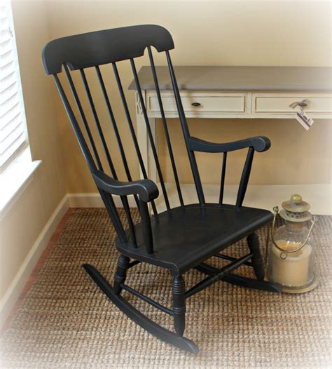 Vintage Rocking Chair With Damaged Finish Gets A New Look