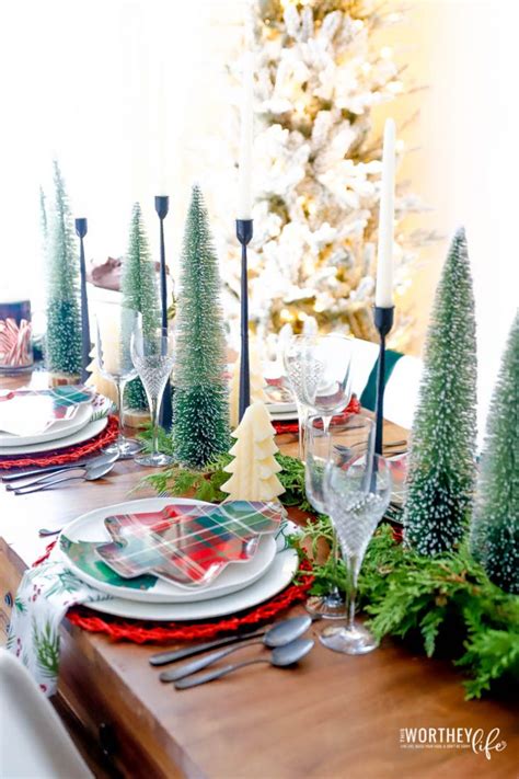 Christmas Table Setting Idea With Red Green Colors